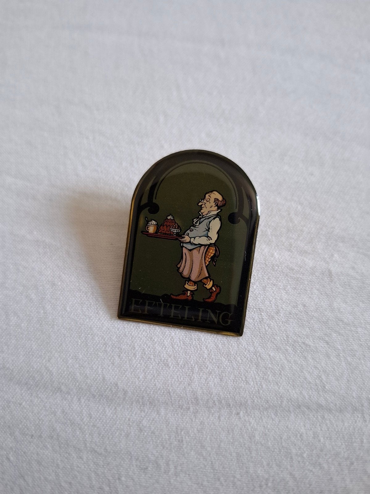 Efteling pin Smidje - Kelner serie 8, Verzamelen, Efteling, Ophalen of Verzenden, Button of Speldje