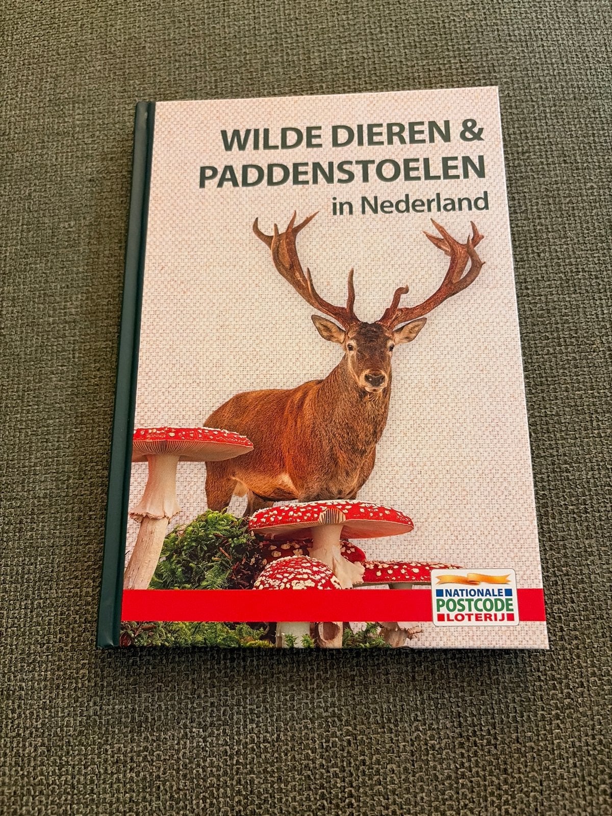 Wilde Dieren & Paddenstoelen in Nederland, Boeken, Ophalen of Verzenden, Zo goed als nieuw, Natuur algemeen