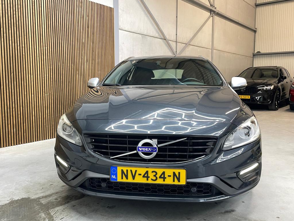 Volvo V60 1.5 T3 Nordic+ R-DESIGN AUTOMAAT STANDKACHEL, 4 cilinders, Origineel Nederlands, 152 pk, Zilver of Grijs