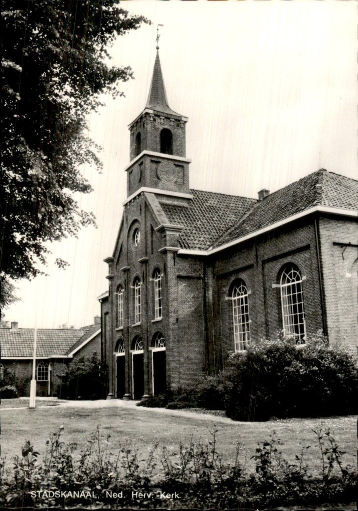 Stadskanaal - Ned. Herv. Kerk - Voorgevel, Verzamelen, Ophalen of Verzenden, 1940 tot 1960, Ongelopen, Groningen