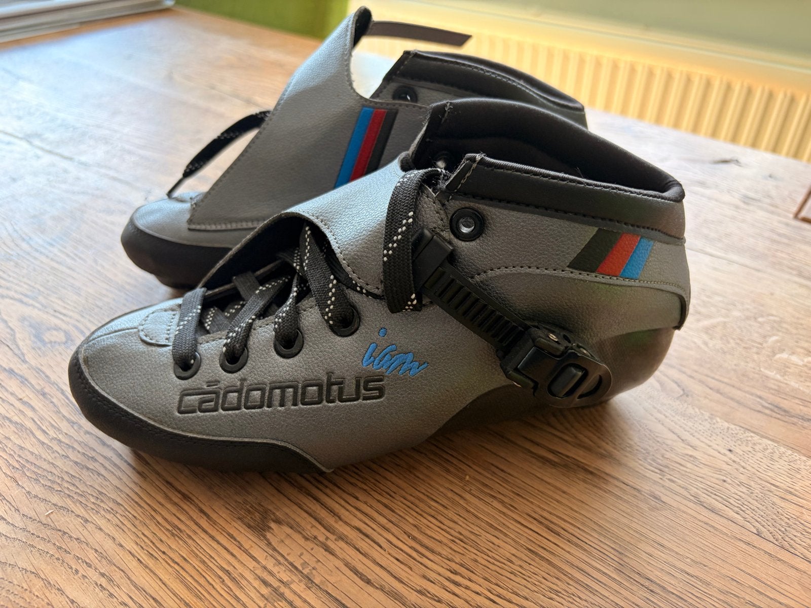SR-3 1 inline boot -  2 keer op gereden, Sport en Fitness, Skeelers, Ophalen of Verzenden, Zo goed als nieuw, Overige typen, Overige merken