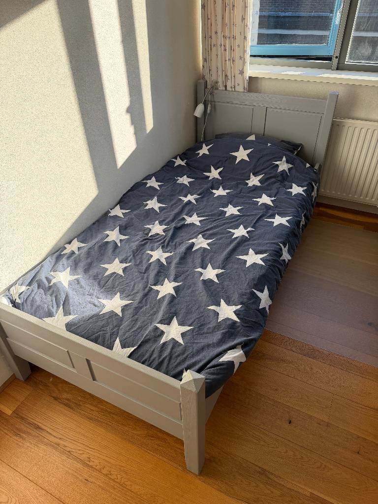 Kinderbed / tienerbed Alex Grey 90x200, Huis en Inrichting, Slaapkamer | Bedden, Ophalen, Gebruikt, 90 cm, Eenpersoons