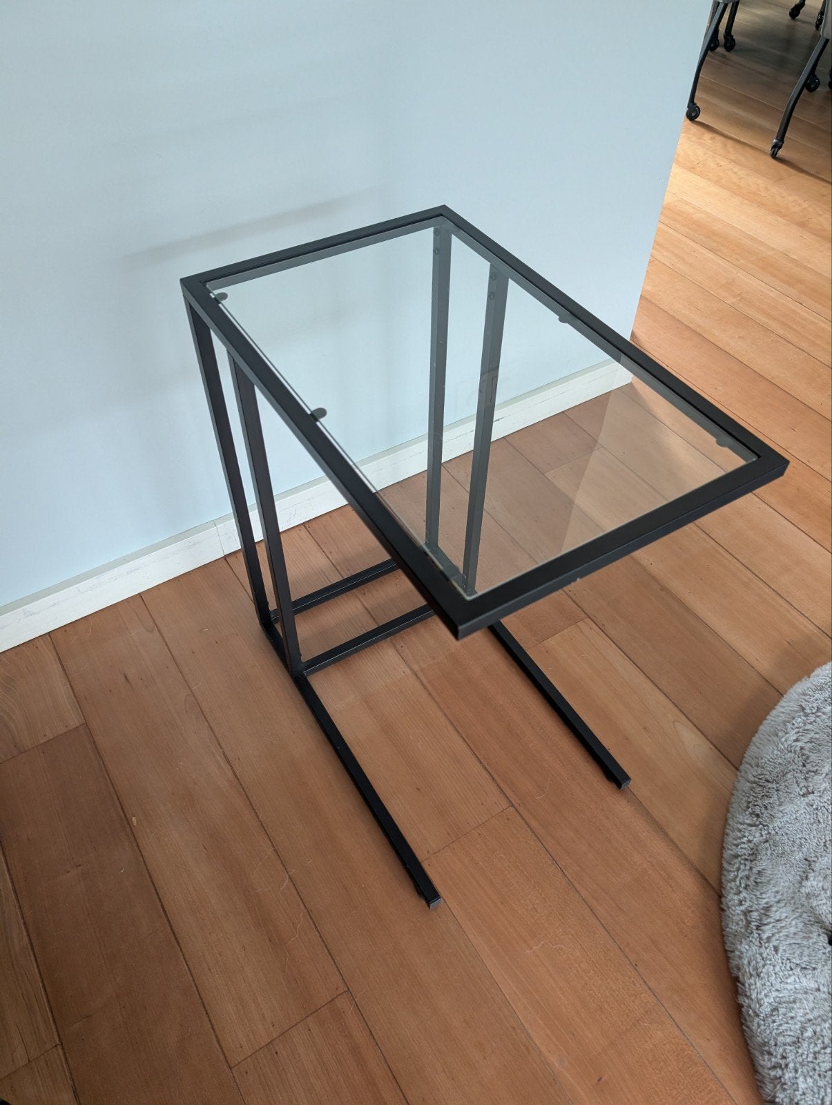 IKEA VITTSJÖ laptoptafel, Huis en Inrichting, Tafels | Salontafels, Ophalen, Gebruikt, 50 tot 100 cm, Rond
