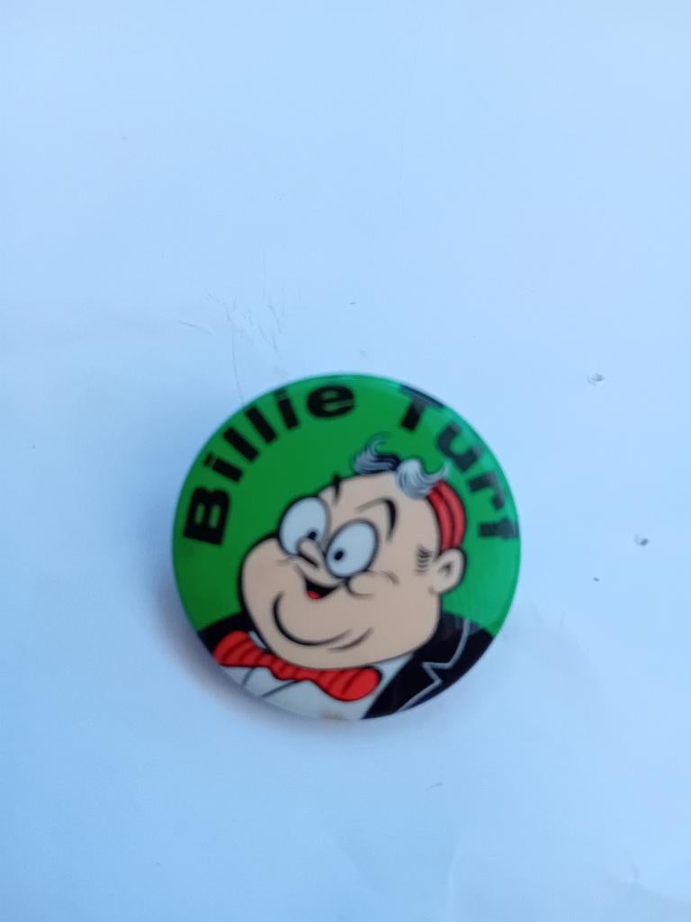 Kleine button/pin - BILLIE TURF, Ophalen of Verzenden, Zo goed als nieuw, Figuurtje, Button