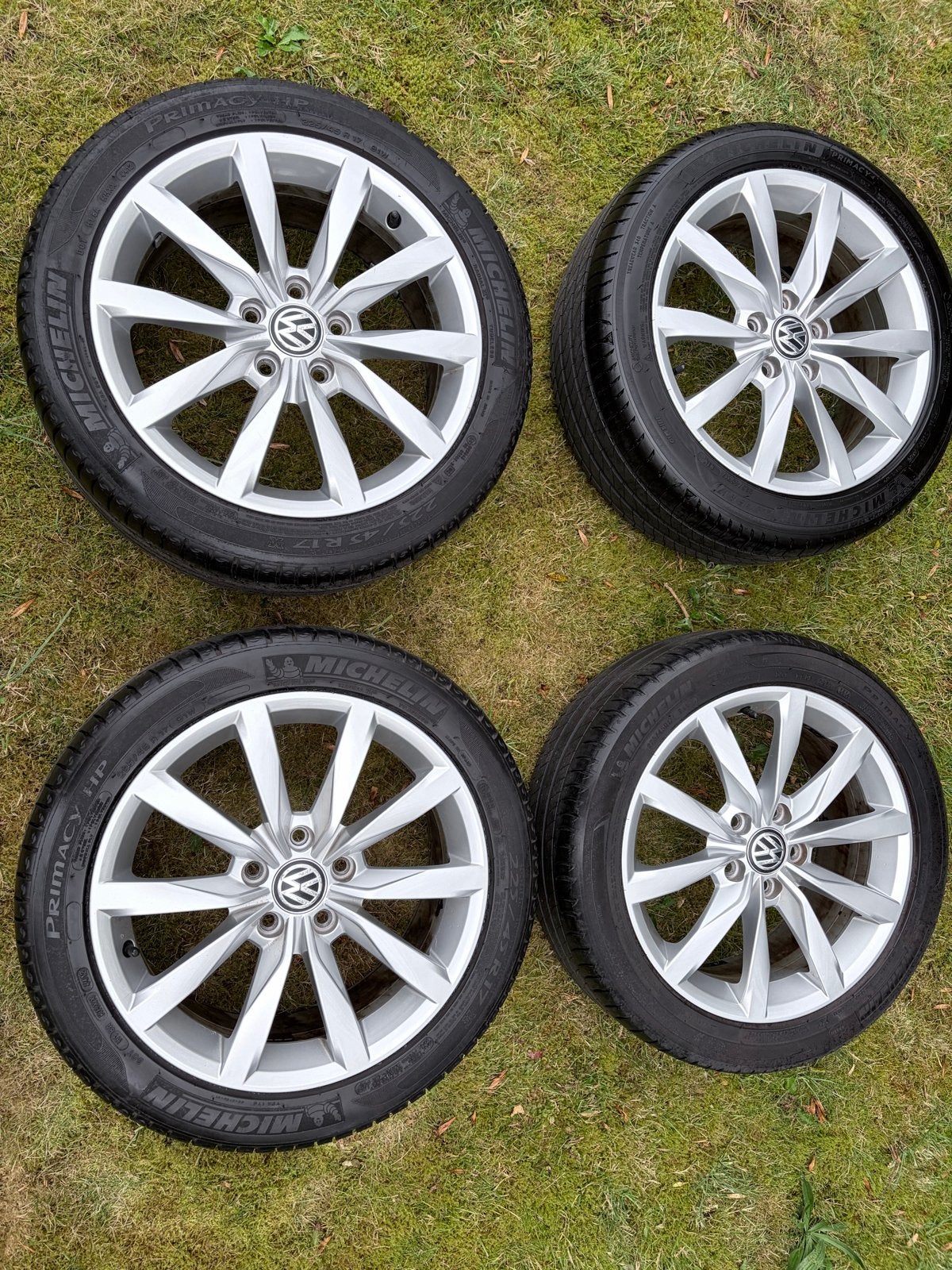 Zeer mooie Volkswagen 5,6,7 Dijon 17 inch velgen met banden, Auto-onderdelen, Ophalen, Gebruikt, Banden en Velgen, 17 inch