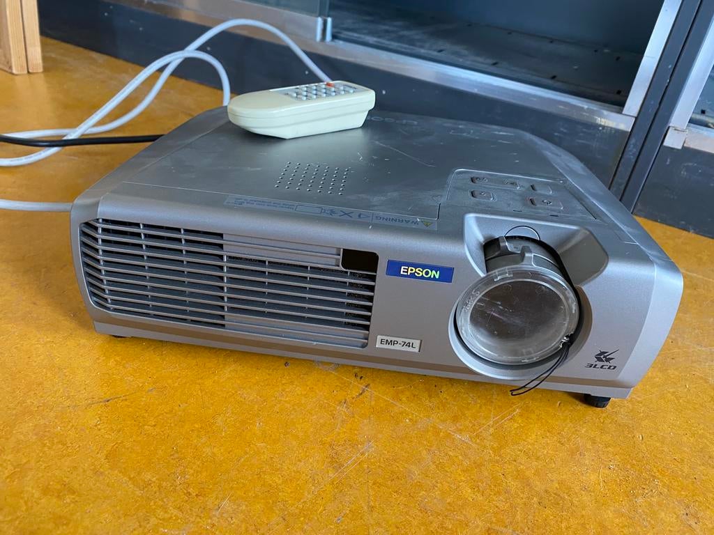 Epson beamer EMP-74L werkend, Ophalen of Verzenden, Gebruikt, LCD