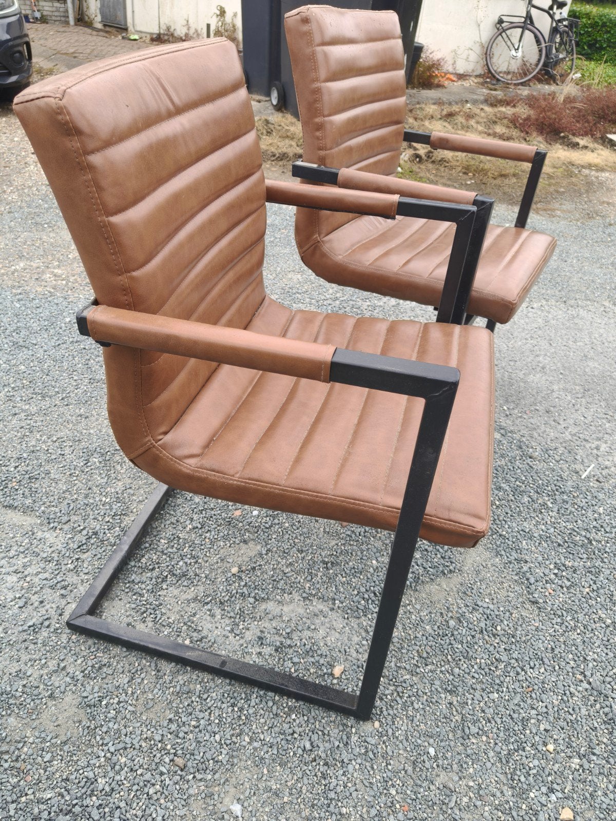 2 cognac kleurige stoelen, Huis en Inrichting, Stoelen, Ophalen, Gebruikt, Bruin