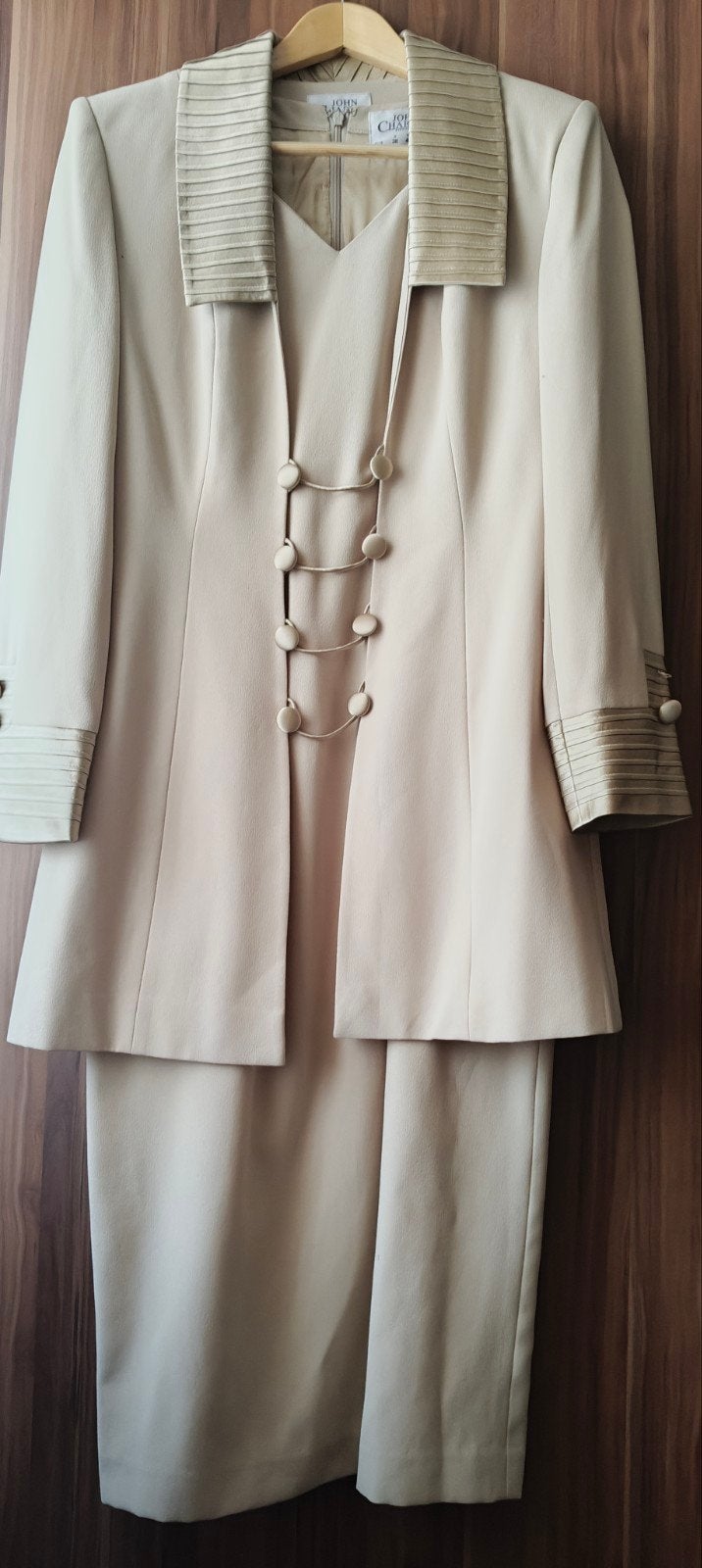 John Charles Avondkleding Set - Jurk& jasje, Maat 38/40 (M), Beige, Ophalen of Verzenden, Zo goed als nieuw