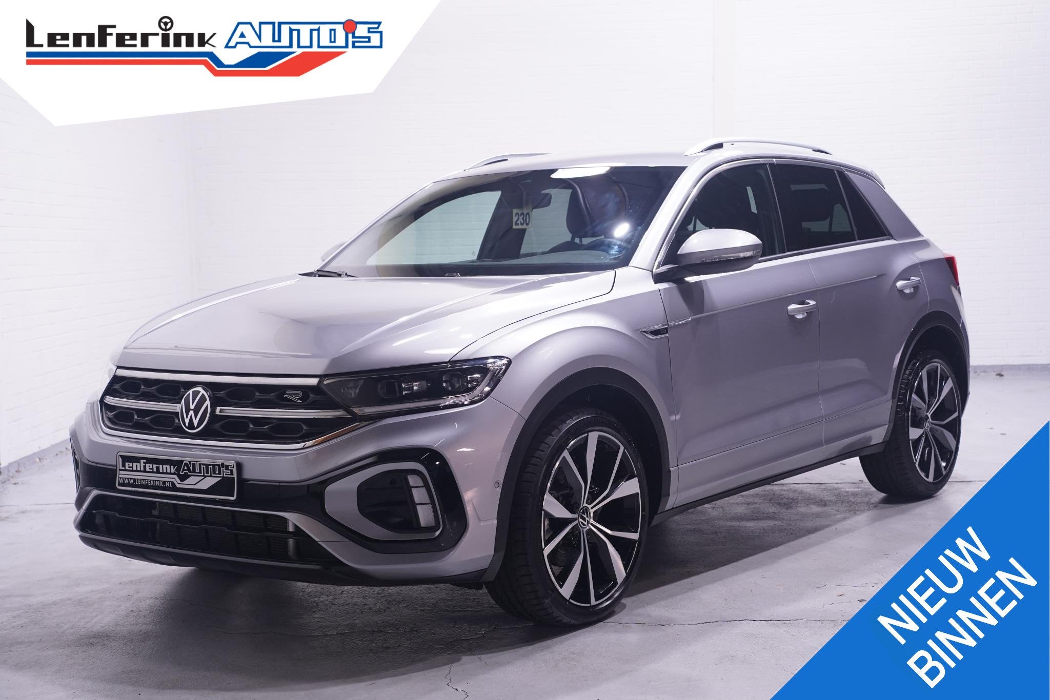 Volkswagen T-Roc 1.5 TSI 150 pk Aut. R Line Ext/Int. Matrix, Auto's, Stof, Gebruikt, Zwart, 4 cilinders