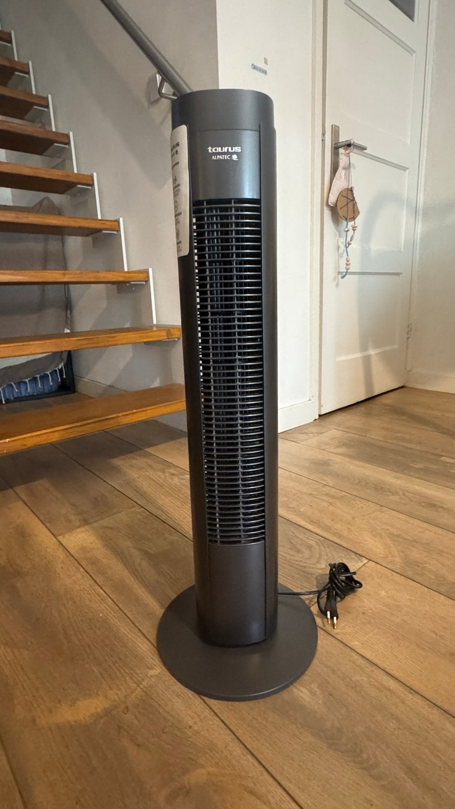 Pick up Only!! Taurus New Babel Tower Fan – 50W, Grey, Witgoed en Apparatuur, Ventilatoren, Ophalen, Zo goed als nieuw, Torenventilator