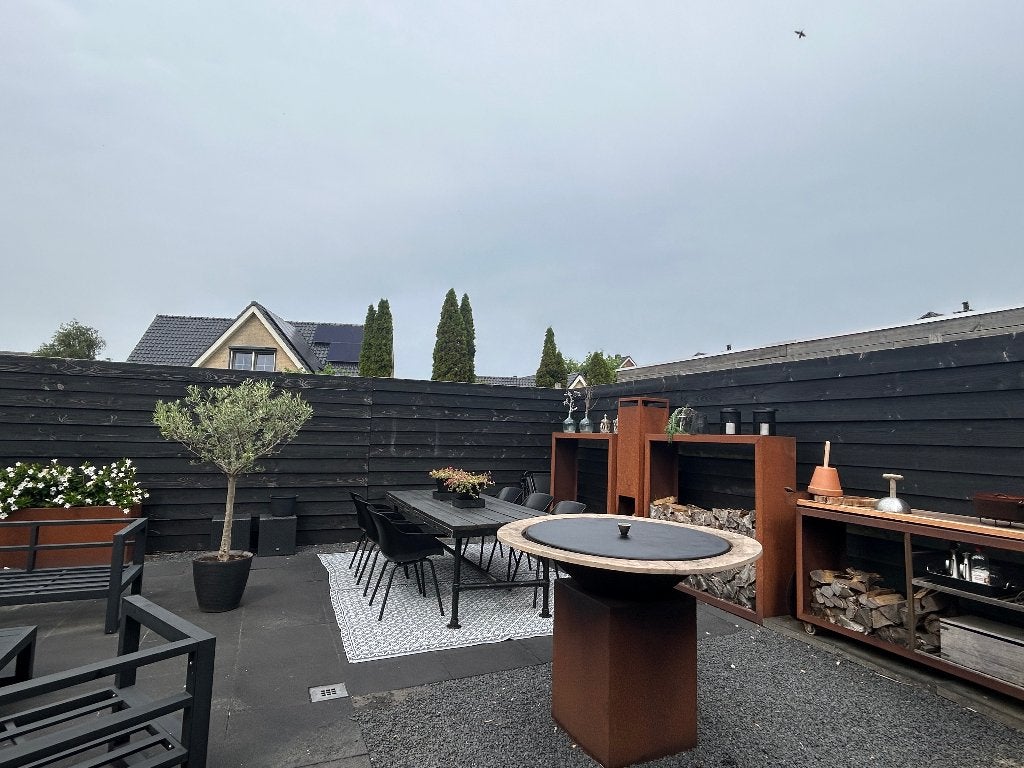 Cortenstaal Ofyr ,Tuinafscheiding bloembak  + werktafel, Ophalen, Gebruikt, OFYR