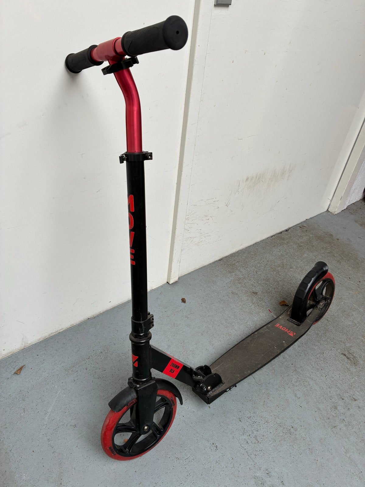 MOVE Step - Zwart met rode accenten, Ophalen of Verzenden, Gebruikt, Gewone step