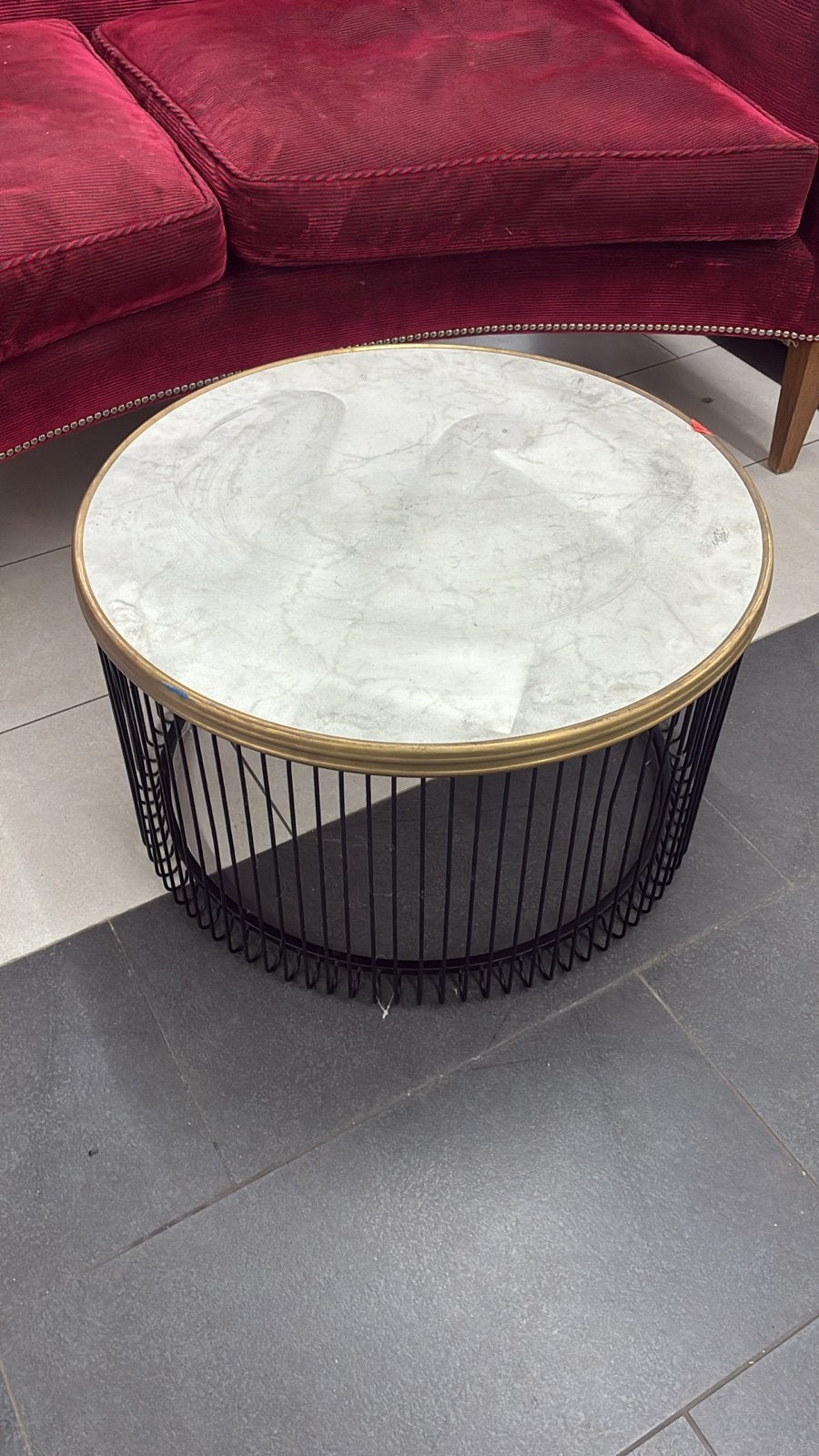 Ronde salontafel met marmerlook blad en metalen onderstel, Ophalen, Gebruikt, Rond, 50 tot 100 cm