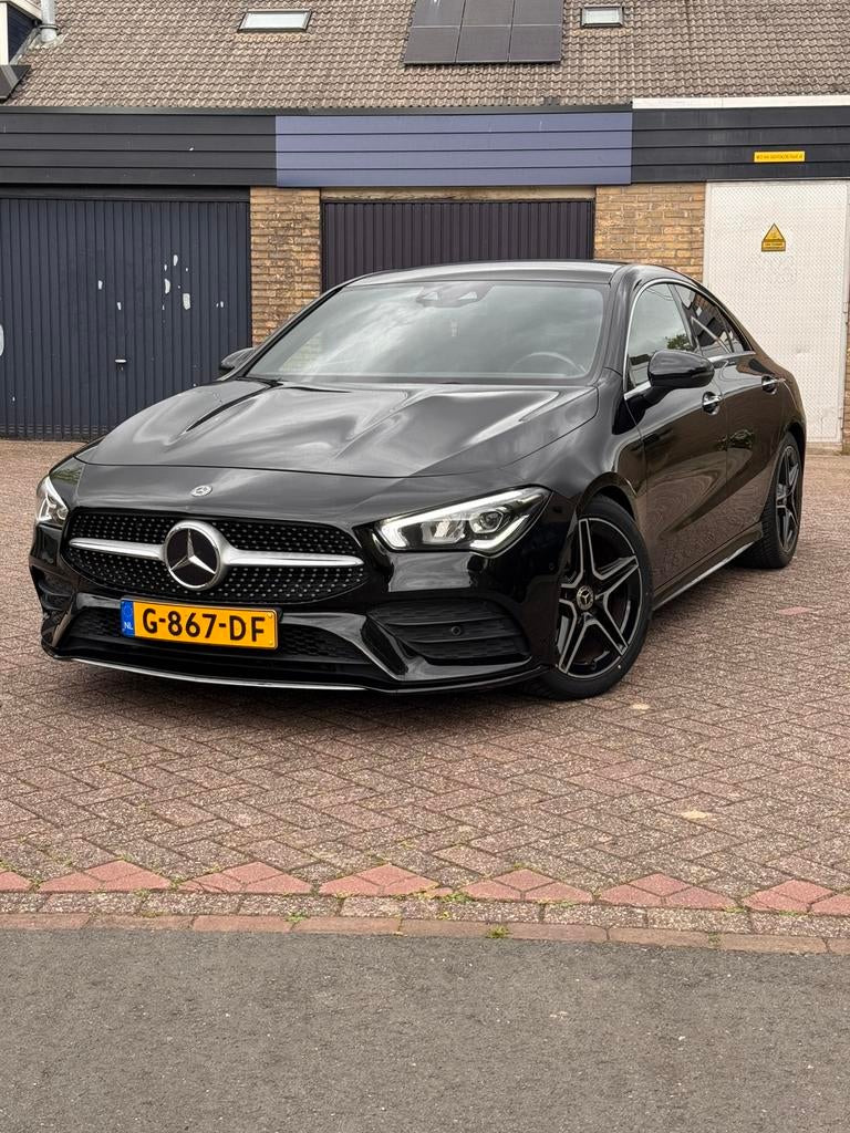 Mercedes-Benz CLA 180 AMG Line Pano dak., CLA, 136 pk, Zwart, 4 cilinders