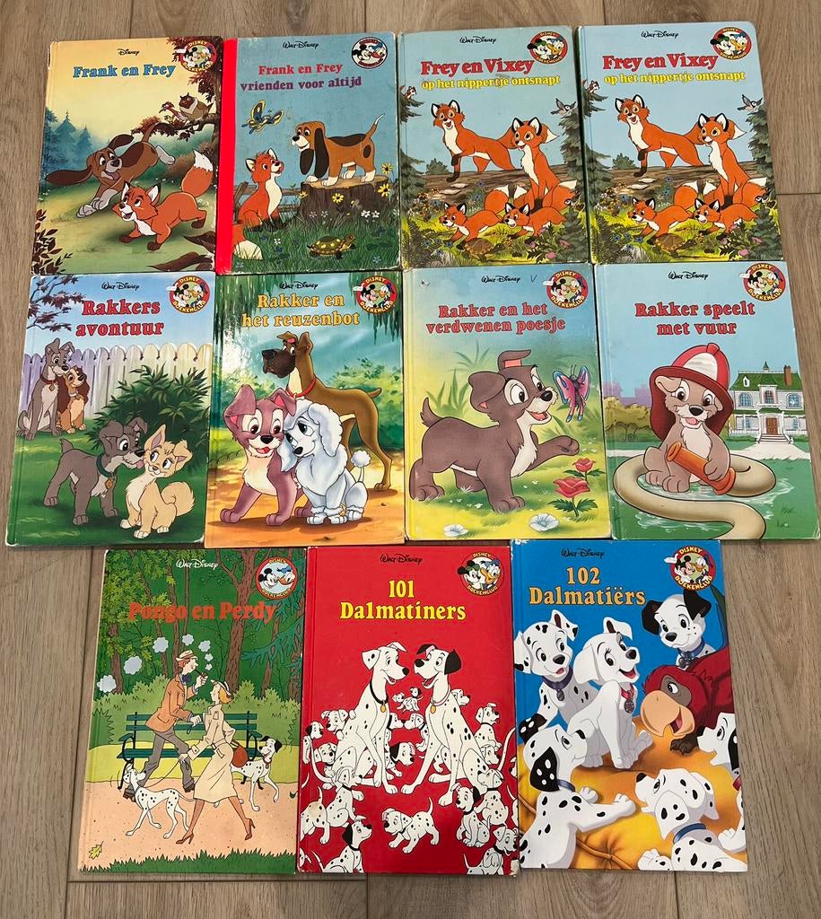 Disney Boekenclub hondenboeken, Boeken, Ophalen of Verzenden, Gelezen