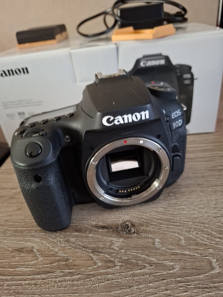 Foto 4 van Canon eos 90D NIEUWSTAAT