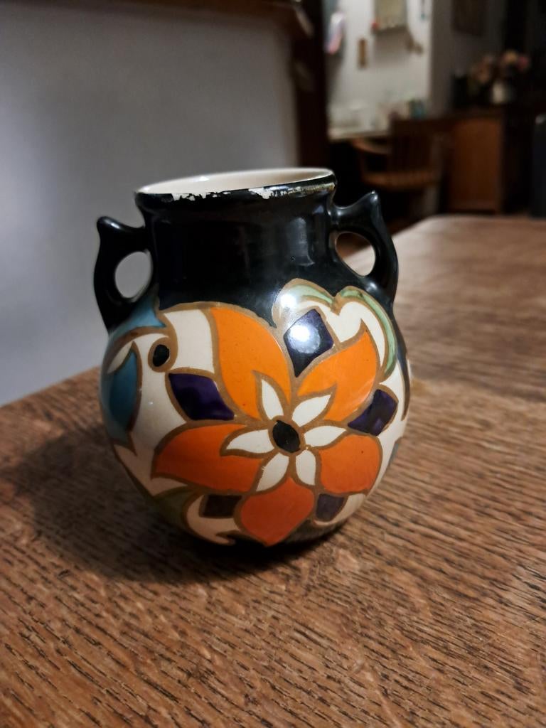 Oud klein plateel vaasje, Ophalen of Verzenden