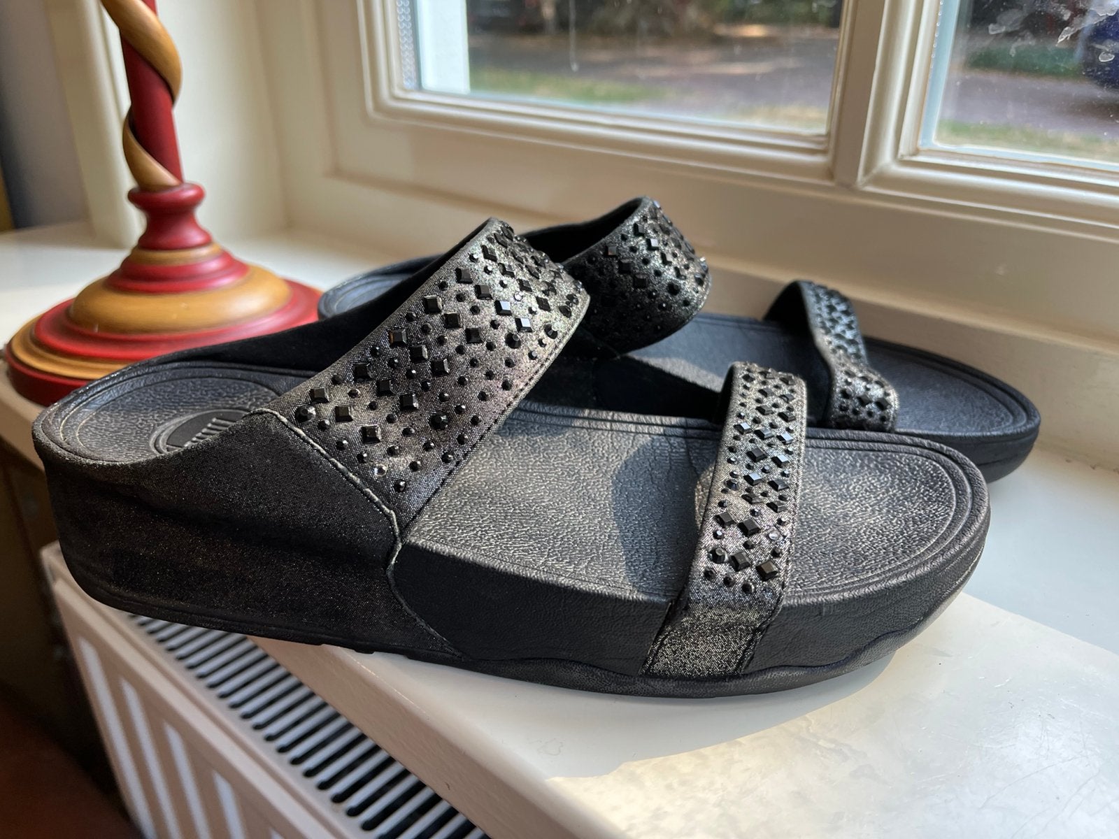 Fitflop slippers zwart met stras steentjes maat 40, Kleding | Dames, Schoenen, Zwart, Zo goed als nieuw, Sandalen of Muiltjes
