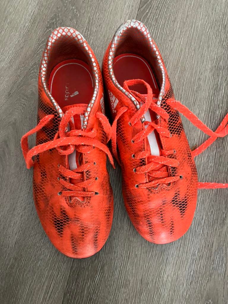 Voetbalschoenen maat 33, Maat XS of kleiner, Ophalen, Zo goed als nieuw, Schoenen