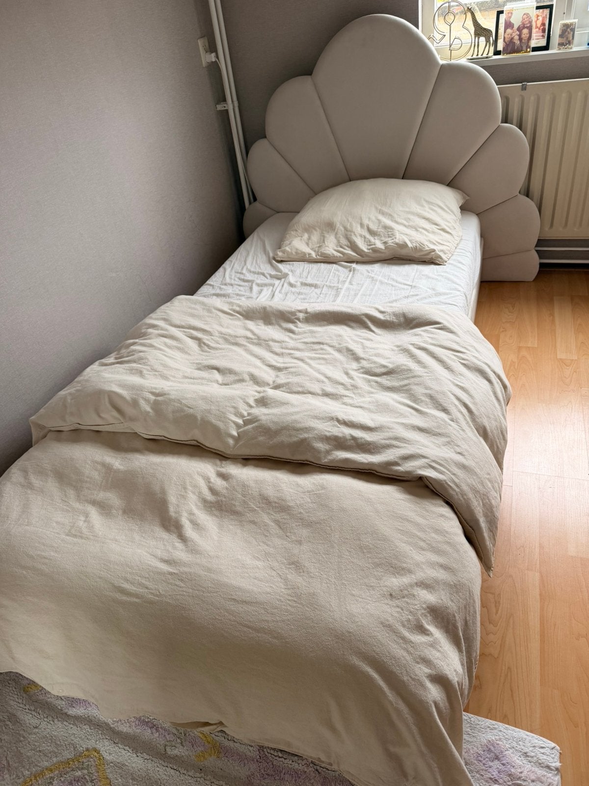 Super mooi beige shell bed, Ophalen, 90 cm, Eenpersoons, Beige