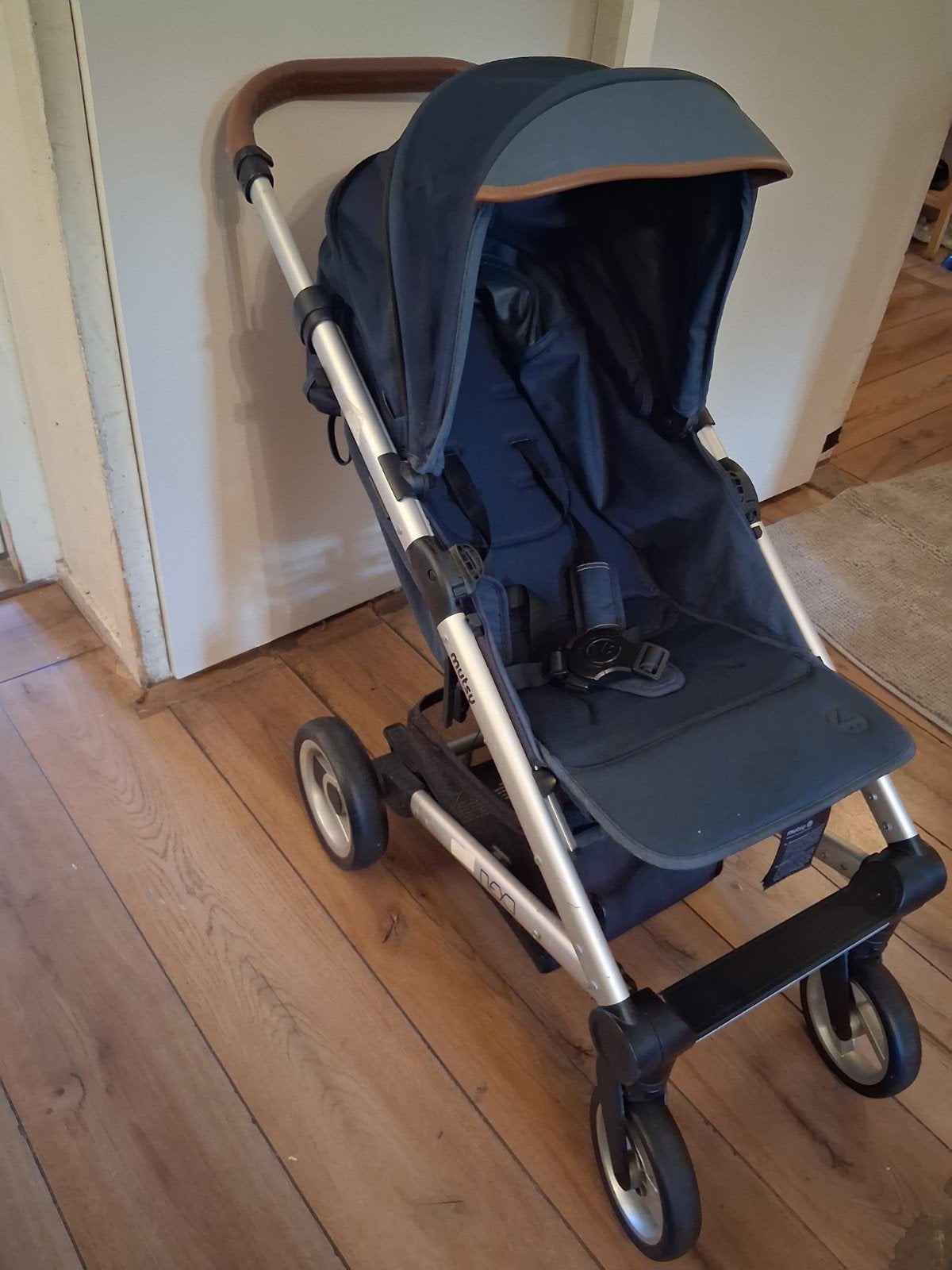 Te koop, Mutsy merk babywagen met slaap functie., Kinderen en Baby's, Ophalen, Zo goed als nieuw, Mutsy