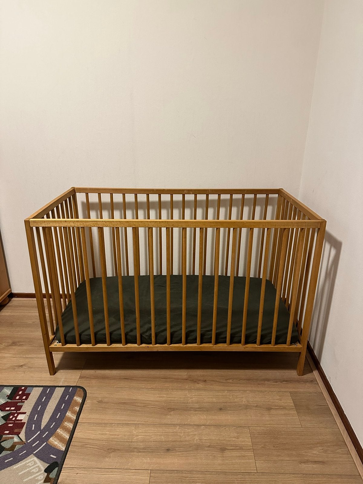 Houten ledikantje inclusief matras en 3 overtrekken, Huis en Inrichting, Slaapkamer | Bedden, Ophalen, Gebruikt, Bruin, 190 cm of minder
