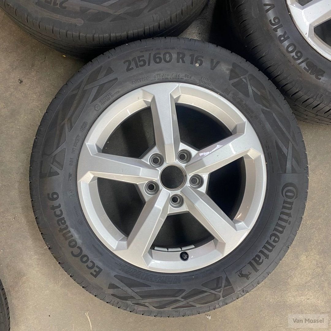 Audi Q2 Continental Eco Contact 6 215/60/R16 95V, -, Banden en Velgen, Ophalen of Verzenden, Zomerbanden