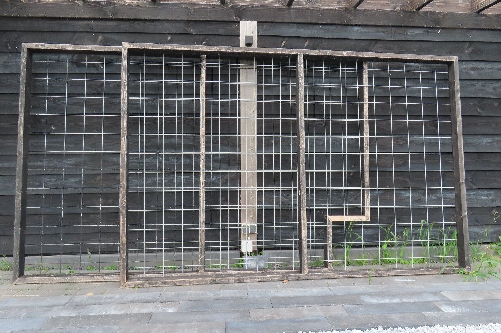 Gratis: 2 betonmatten met houten frame, Doe-het-zelf en Verbouw, Metalen, Ophalen, Zo goed als nieuw, IJzer