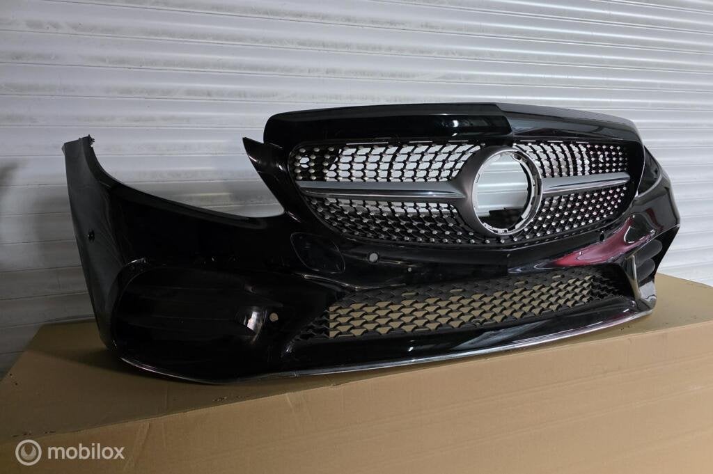 Mercedes c klasse Bumper voor W205 AMG facelift A2058802305, Auto-onderdelen, Gebruikt, Voor, Ophalen of Verzenden