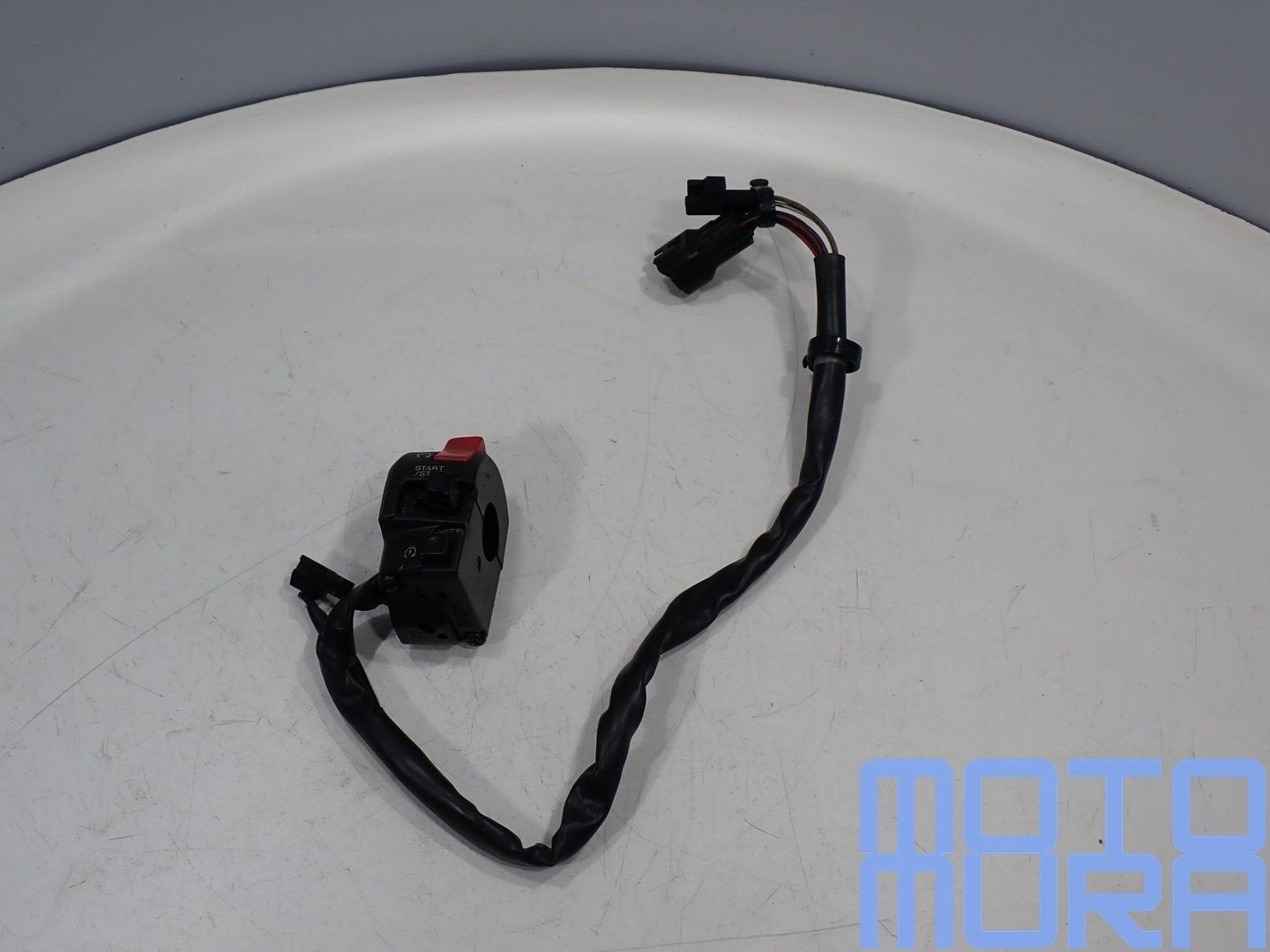 Stuurschakelaar rechts voor Kawasaki ZX10R 2004 - 2005 ZX-10, Motoren, Jacobus Spijkerdreef 1-3, 2132 PZ Hoofddorp, Gebruikt, Tech.info@kawasaki.nl
