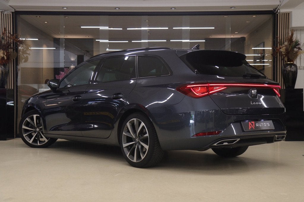 Seat Leon Sportstourer 1.5 eTSI FR NAP/CARPLAY/ACC/PDC/CAM/L, Stof, Euro 6, 4 cilinders, Leon