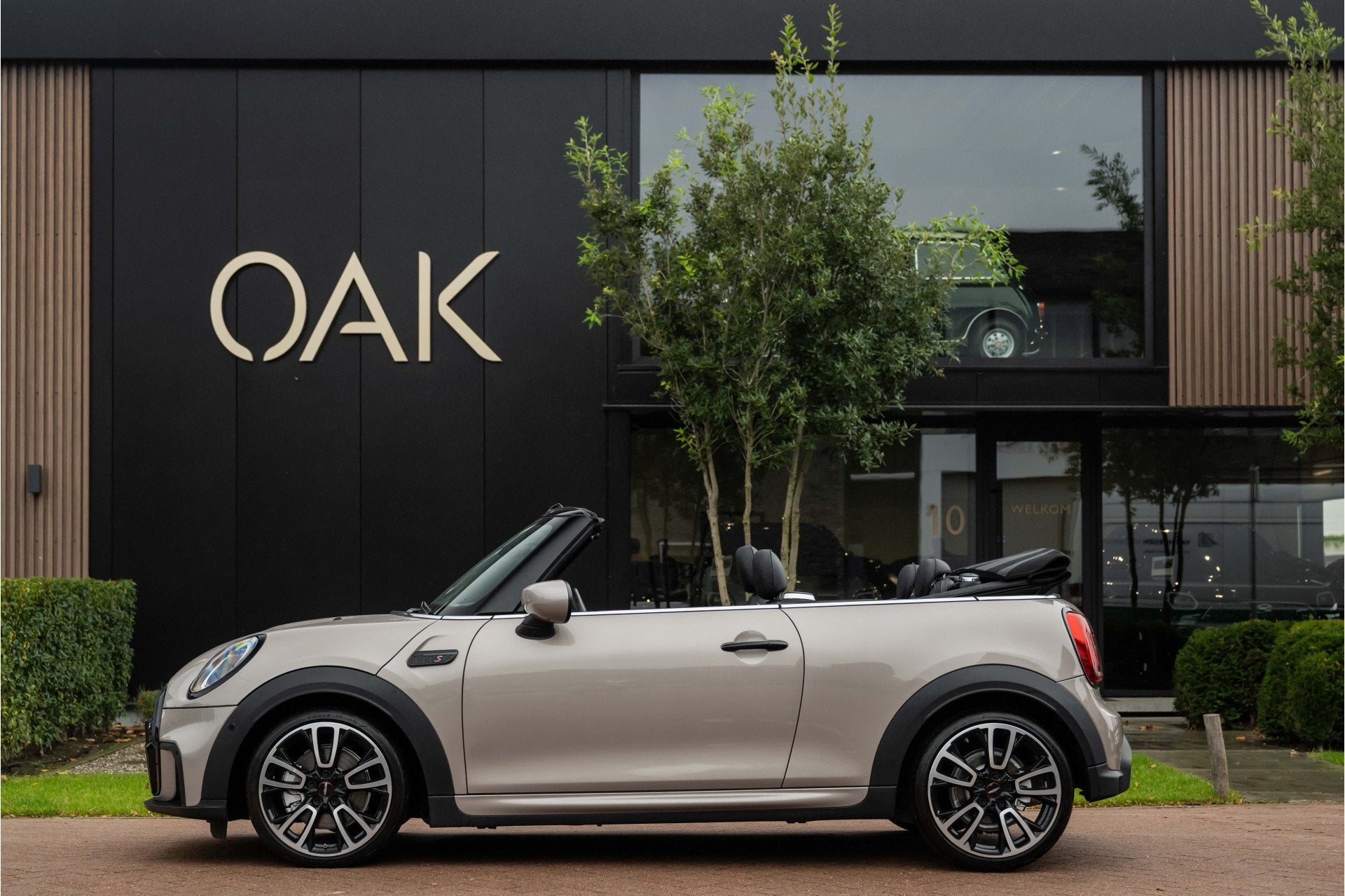 MINI Cabrio 2.0 Cooper S F1 Aut. | JCW-Trim | Navigatie | Lo, Auto's, 1300 kg, Gebruikt, Zwart, 4 cilinders