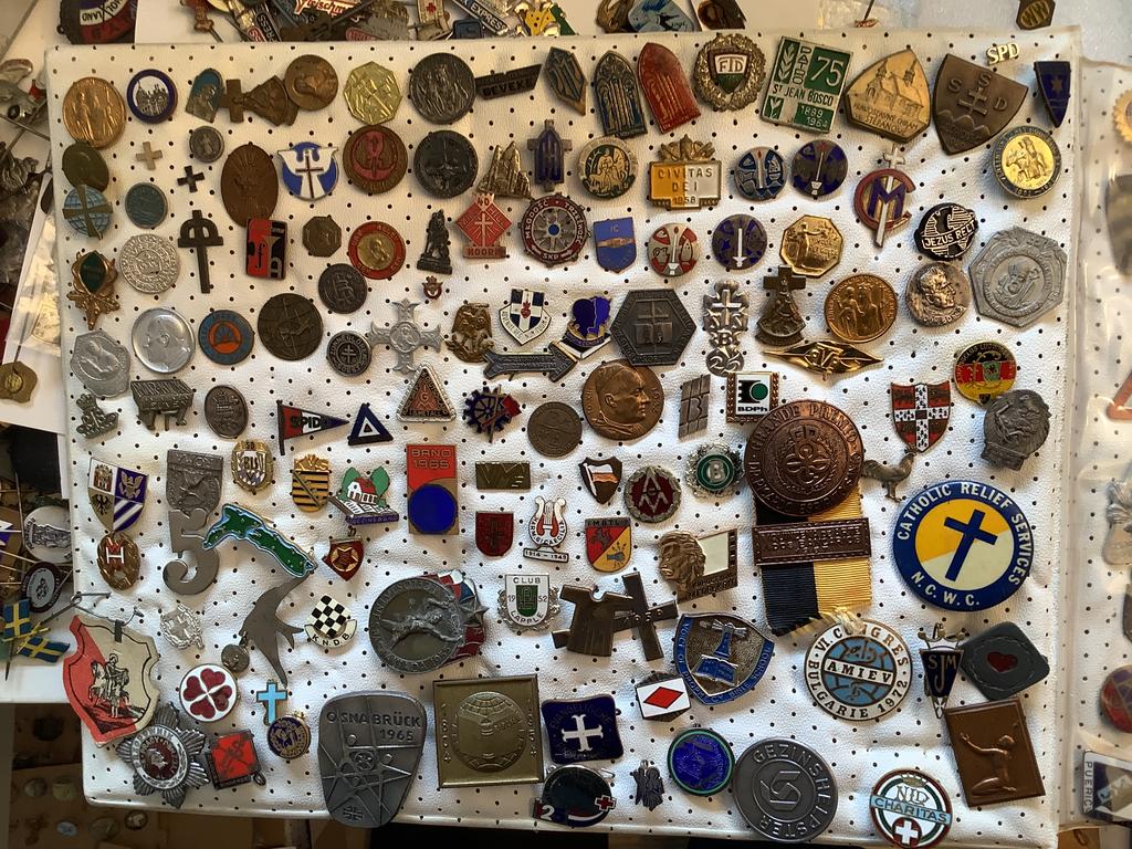 Mooie speldjes 35, Verzamelen, Ophalen of Verzenden, Gebruikt, Overige onderwerpen