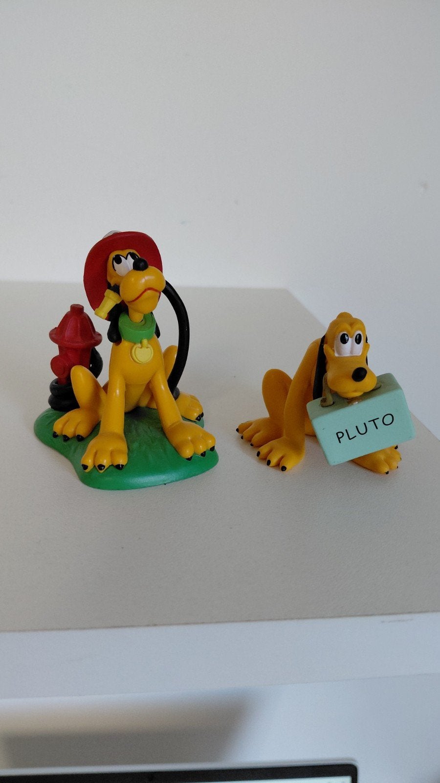 2 Pluto Disney figuren, Ophalen of Verzenden, Zo goed als nieuw