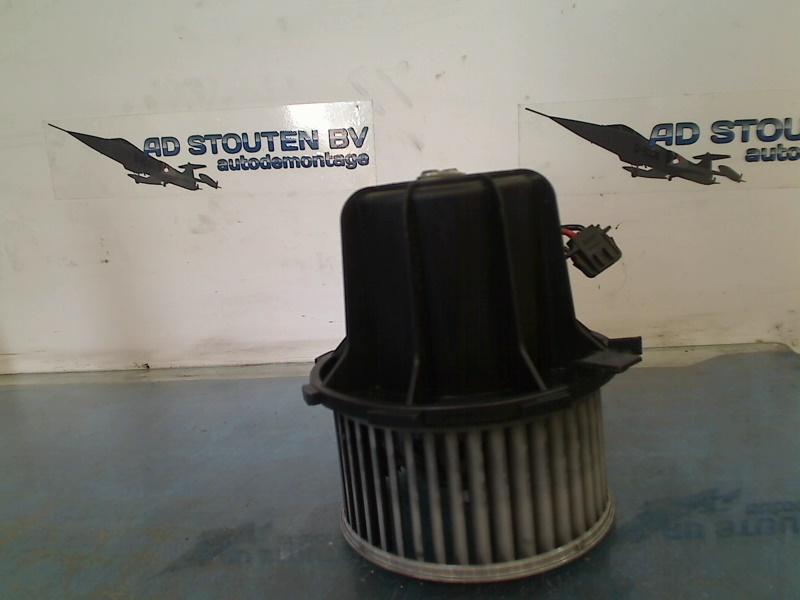 Kachel Ventilatormotor Audi A4 Avant (B8) 2008 8K1820021, Gebruikt, Auto-Union-Straße  1, Ingolstadt 85057, , Duitsland, Info@audi.de