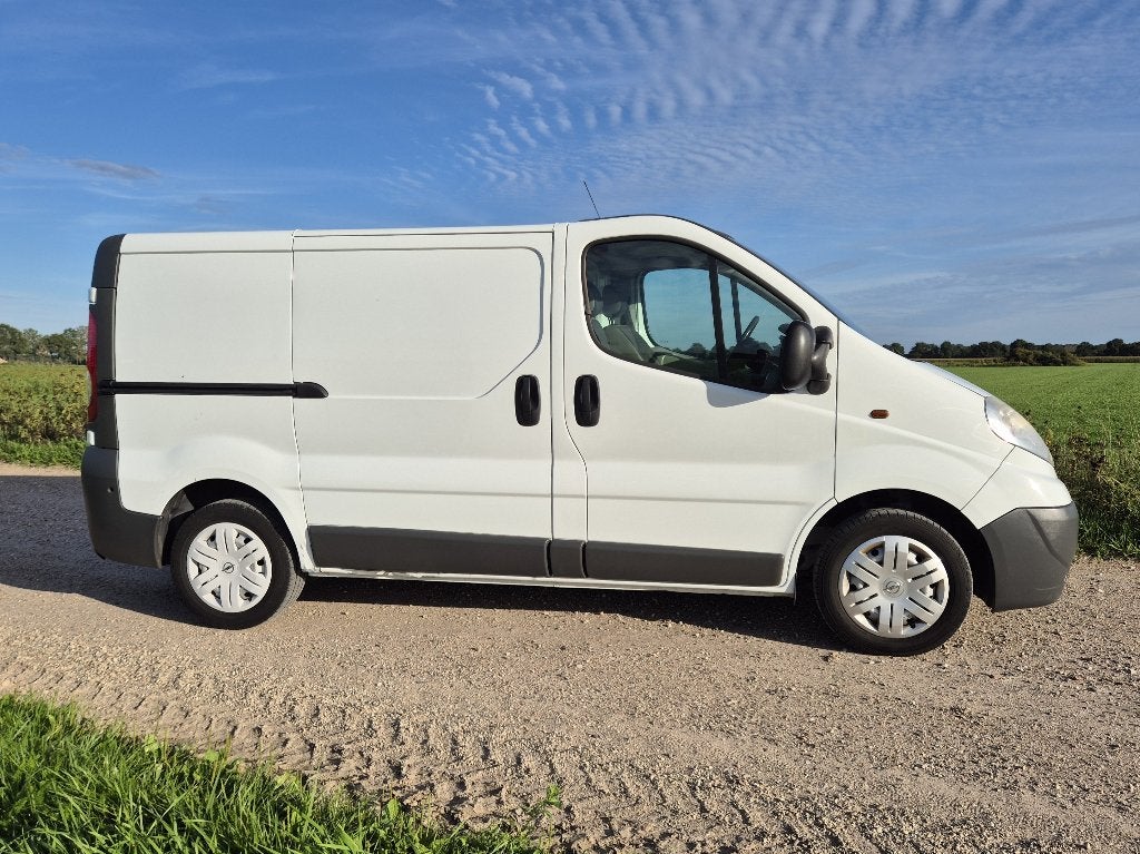 Opel Vivaro  |  2.0 CDTI 114PK  |  2010  |  110.000km, Voorwielaandrijving, Stof, 1995 cc, 4 cilinders