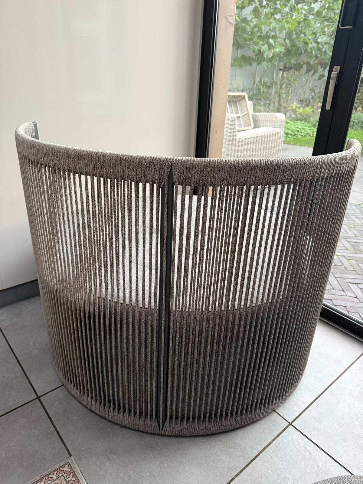 Ronde relaxfauteuil/loveseat met kussens en voetenbankje, Ophalen, Gebruikt, 100 tot 125 cm, Tweepersoons