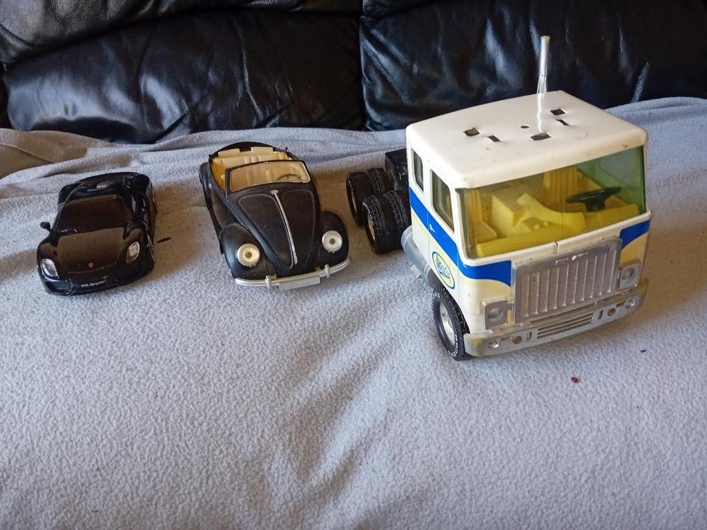 AUTO + VRACHTWAGEN MODEL AUTO'S, Hobby en Vrije tijd, Modelauto's | 1:18, Ophalen of Verzenden, Gebruikt, Auto