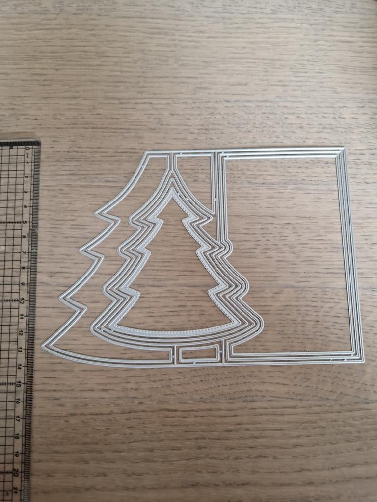 Nieuwe snijmal voor kerstkaart met kerstboom, Hobby en Vrije tijd, Kaarten | Zelf maken, Ophalen of Verzenden