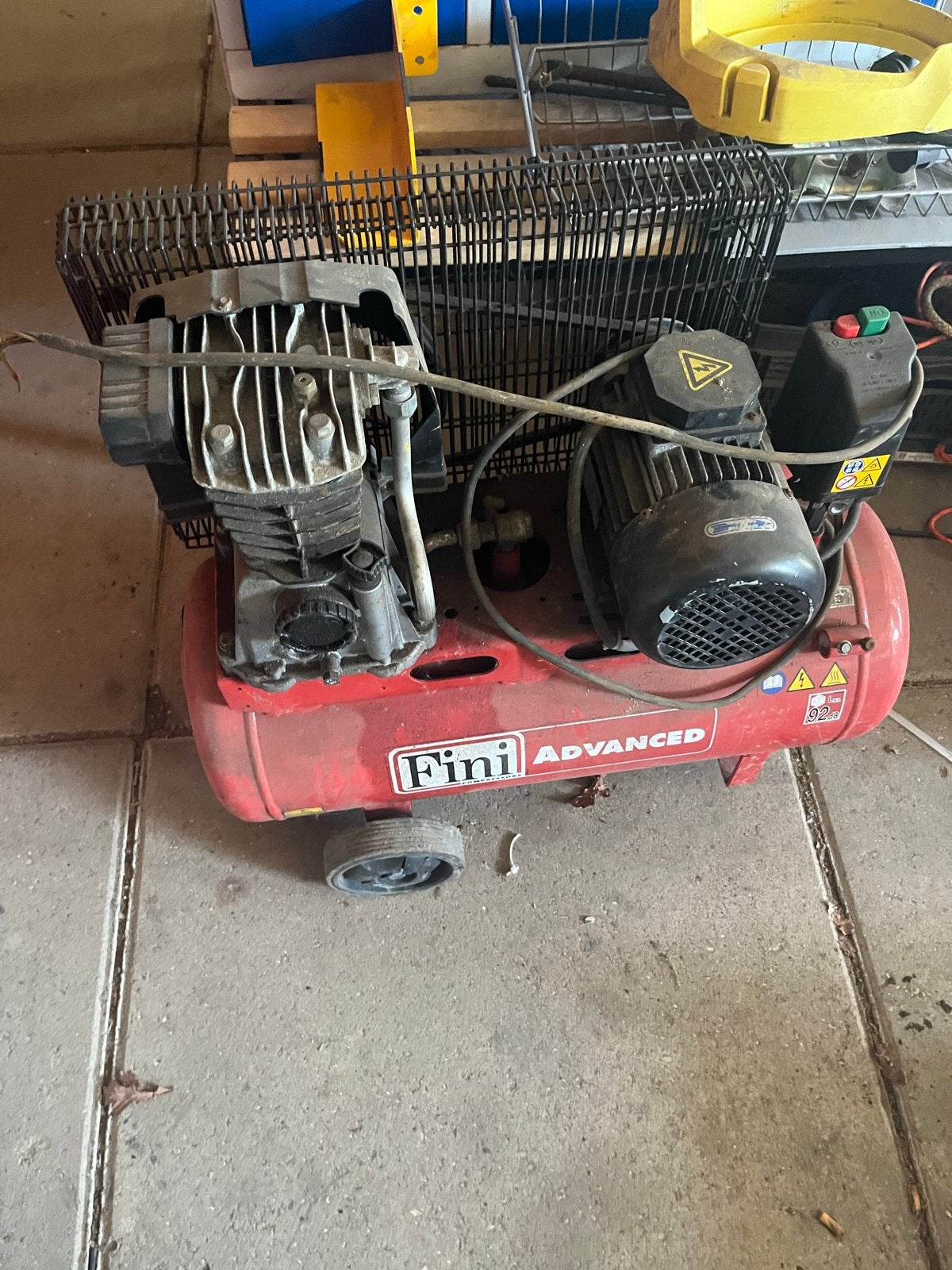 Fini Advanced Compressor - Gebruikt, met defecte kabel, Gebruikt, 6 tot 10 bar, Ophalen of Verzenden, 25 tot 100 liter