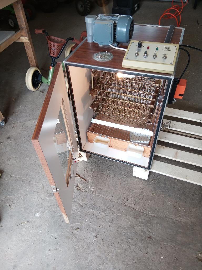 Ms broedmachine, Ophalen, Gebruikt, Broedmachine