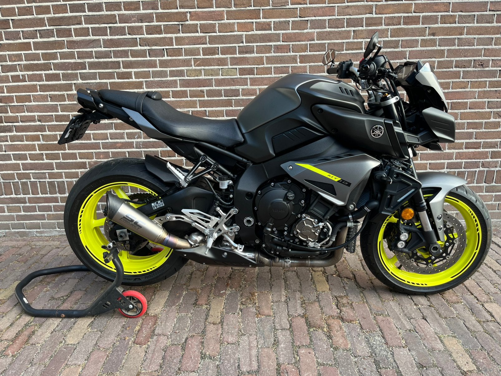 Yamaha MT10 2018  SC-project  MT-10     zie foto’s, Motoren, 4 cilinders, Gebruikt, Particulier, Meer dan 35 kW