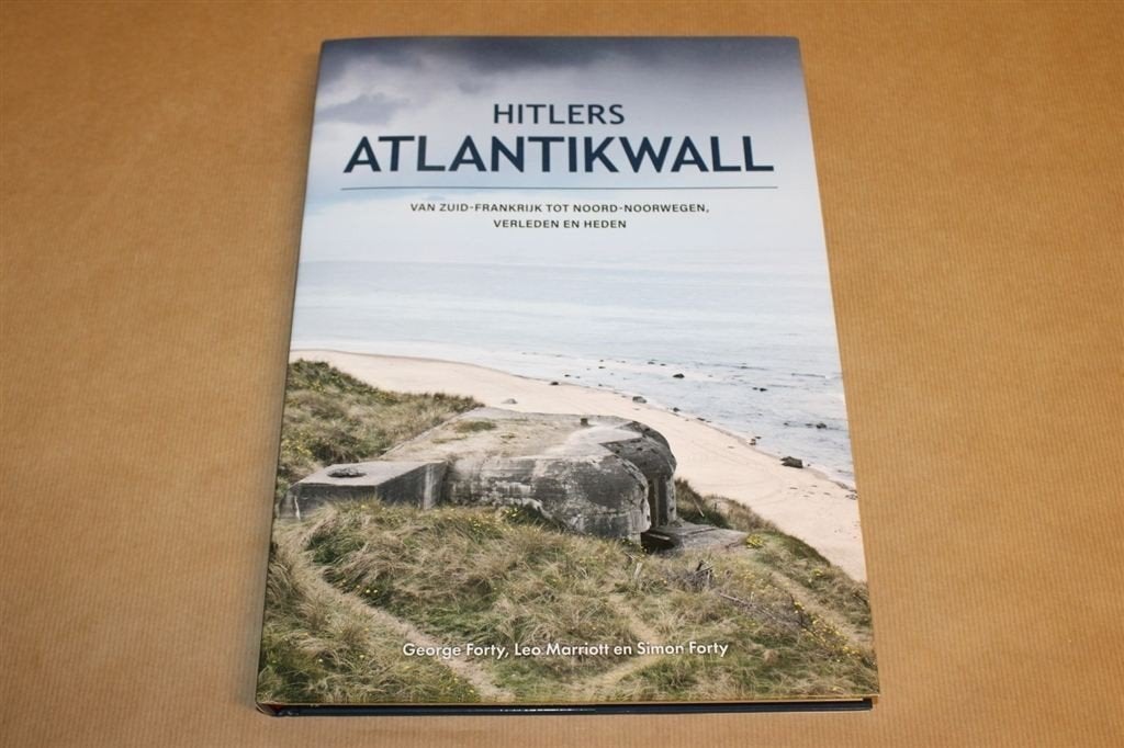 Hitlers Atlantikwall - Van Zuid-Frankrijk tot Noord-Noorwege, Ophalen of Verzenden, Tweede Wereldoorlog, Zo goed als nieuw, Overige onderwerpen