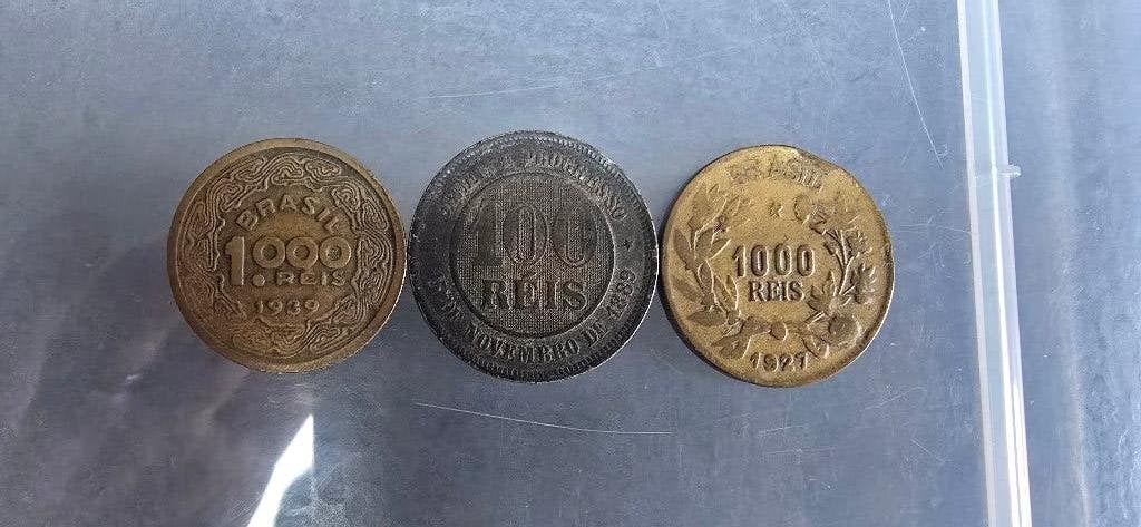 Trio of Brazilian Réis Coins (1889,1927,1939) - Rare History, Ophalen of Verzenden, Zuid-Amerika, Setje