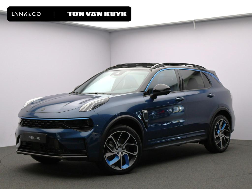 Lynk & Co 01 1.5 / Carplay / Camera / Adaptive Cruise / Pano, Stof, Euro 6, Blauw, 120 €/maand