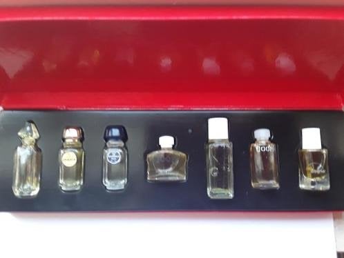 Vintage collectie miniatuur parfumflesjes, Ophalen of Verzenden, Nieuw
