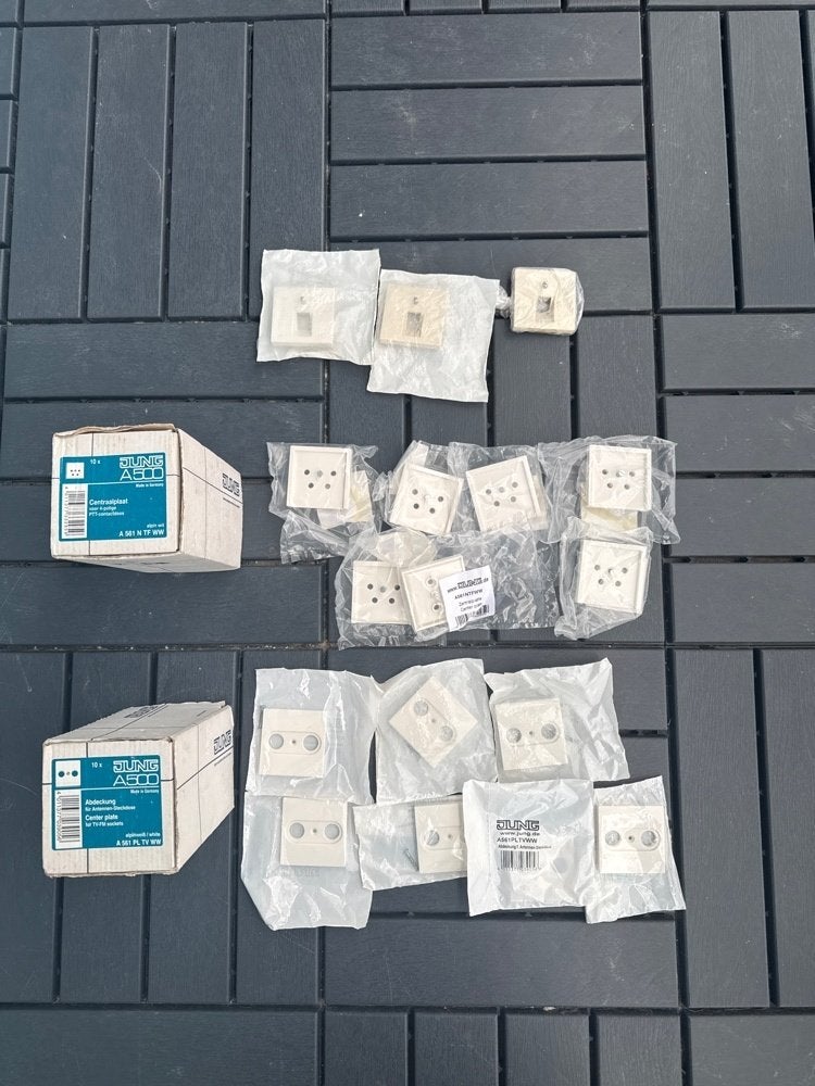 Jung A500 Afdekplaten / Centraalplaten (RJ45, TV/Radio, PTT), Ophalen of Verzenden, Nieuw, Jung, Overige typen