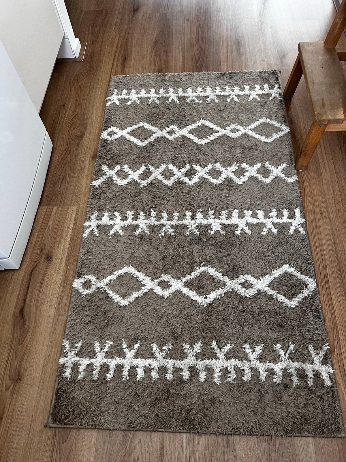 Mooi bruin vloerkleden met wit patroon, Ophalen, Bruin, 50 tot 100 cm, Zo goed als nieuw