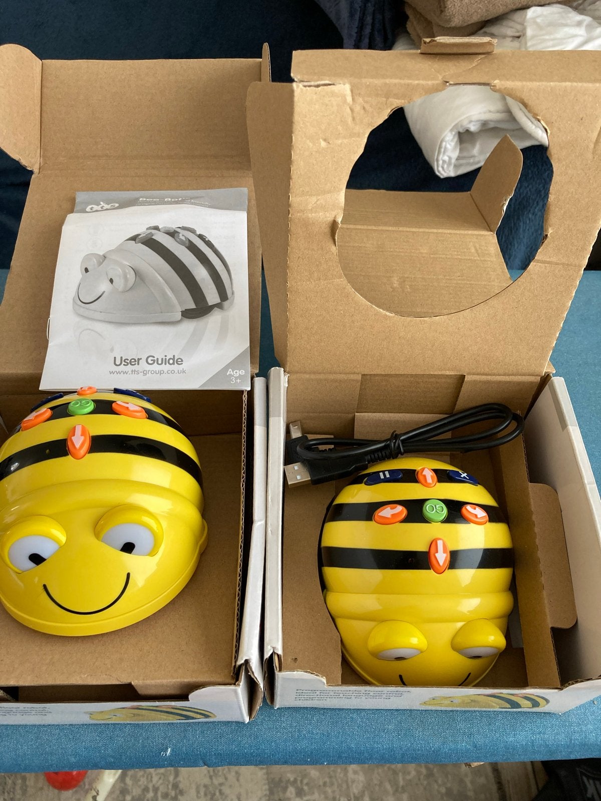 2 Bee-Bot programmeerbare robots (1 oplader aanwezig), Kinderen en Baby's, Speelgoed | Educatief en Creatief, Ophalen of Verzenden