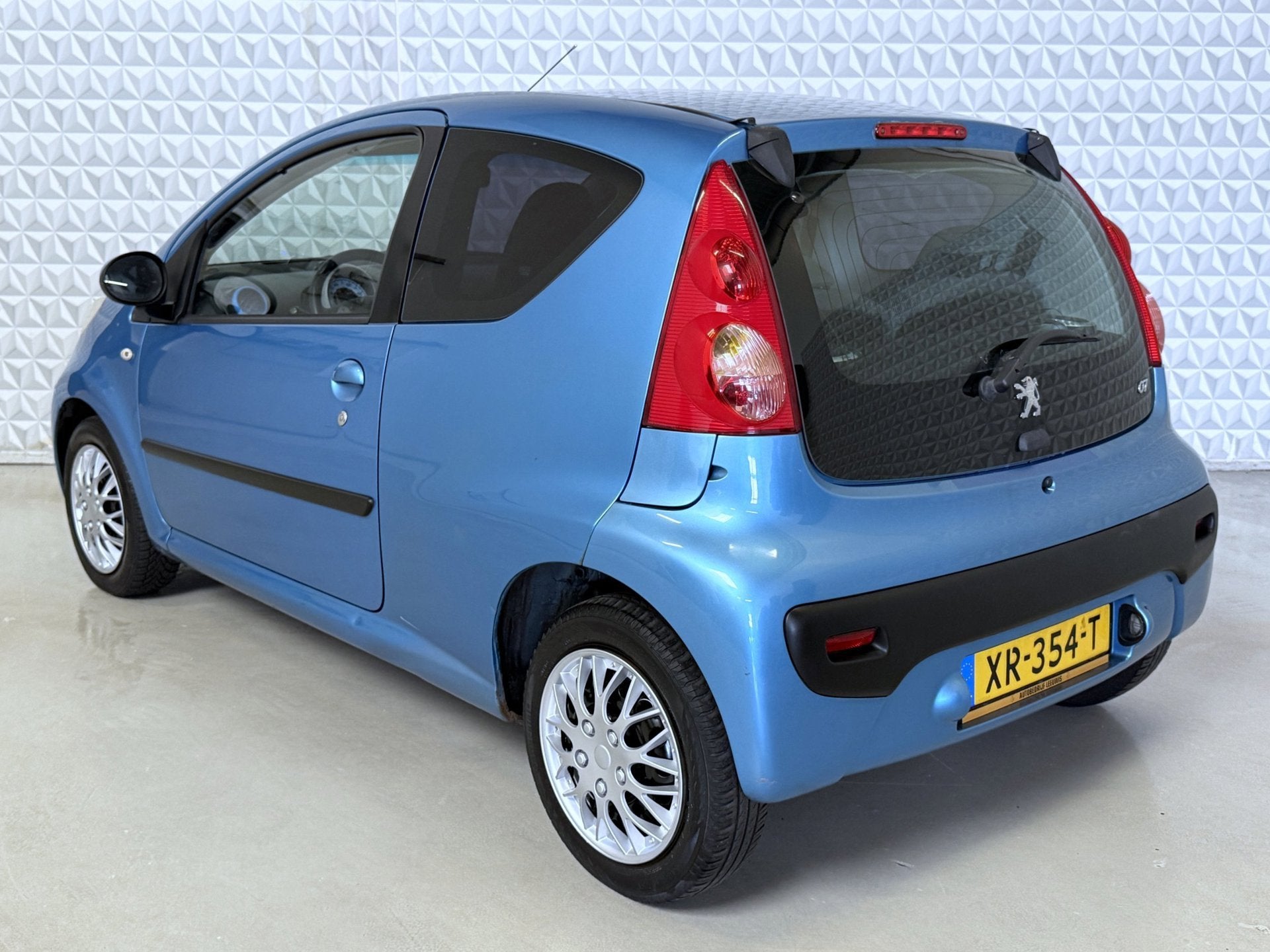 Peugeot 107 1.0-12V XR met APK tot 09/2027 *LEUKE AUTO!* (20, Auto's, Voorwielaandrijving, Stof, Gebruikt, Zwart